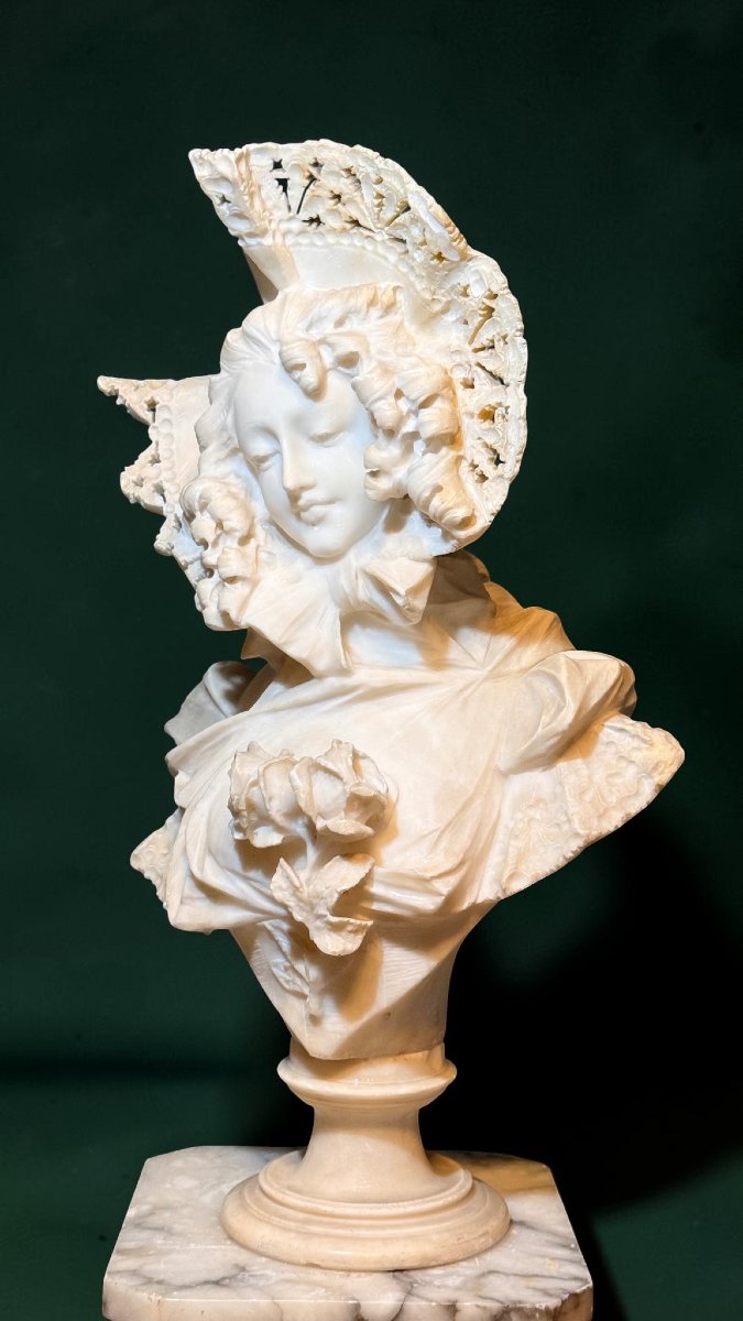 Busto giovane fanciulla sorridente con cappello di pizzo in Marmo -photo-5