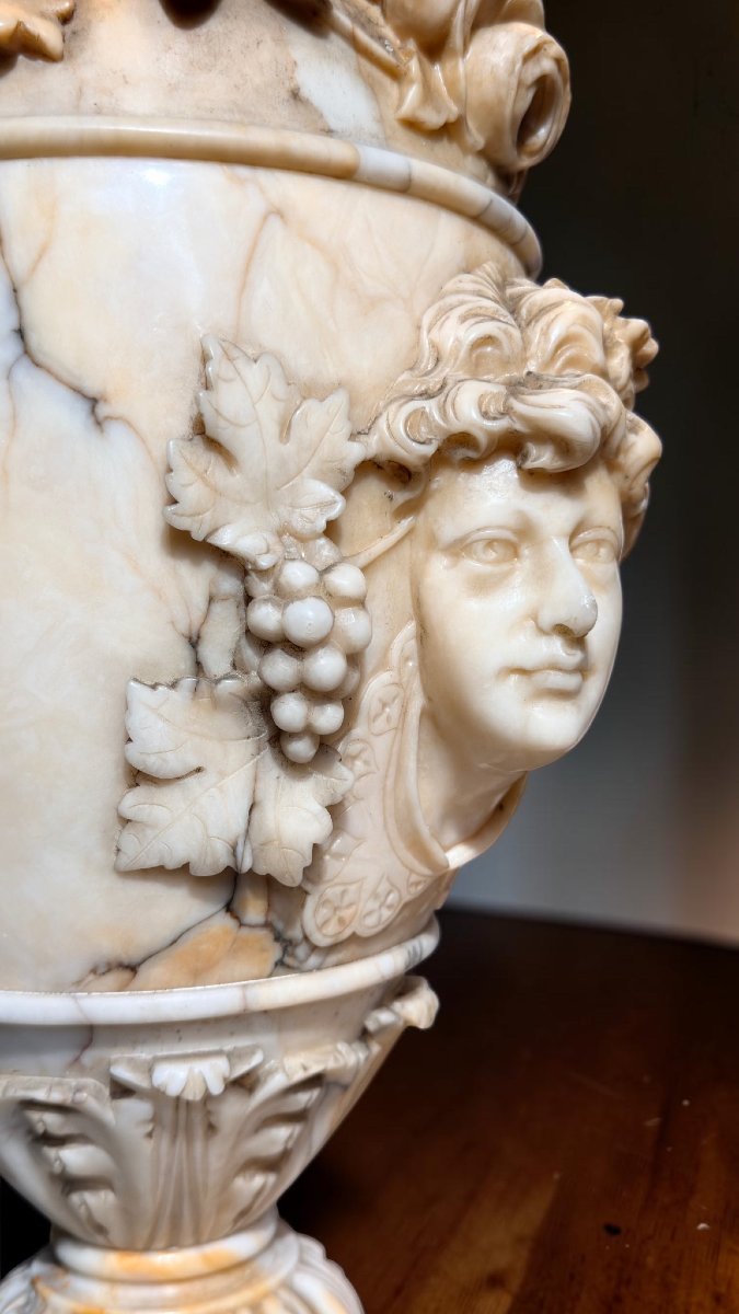 Vaso con figura allegorica di Baccante Marmo-photo-4