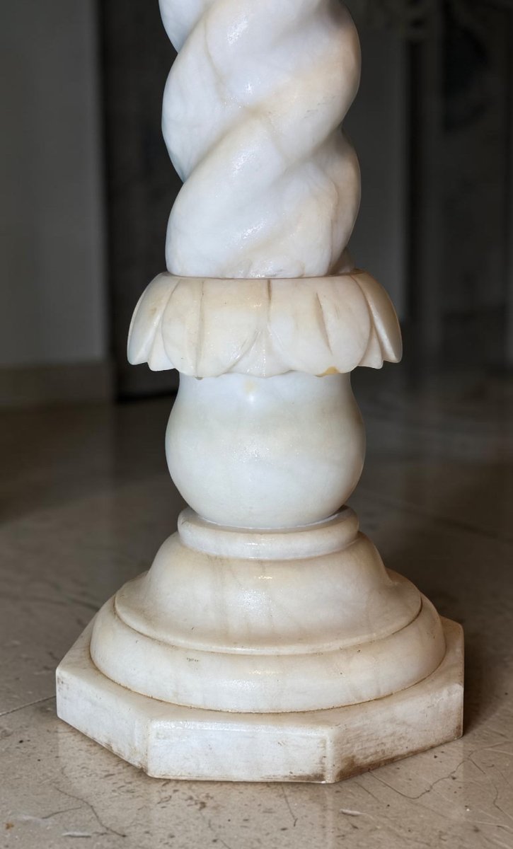 Capitello a Torcione in Marmo Bianco Statuario di Carrara -photo-7