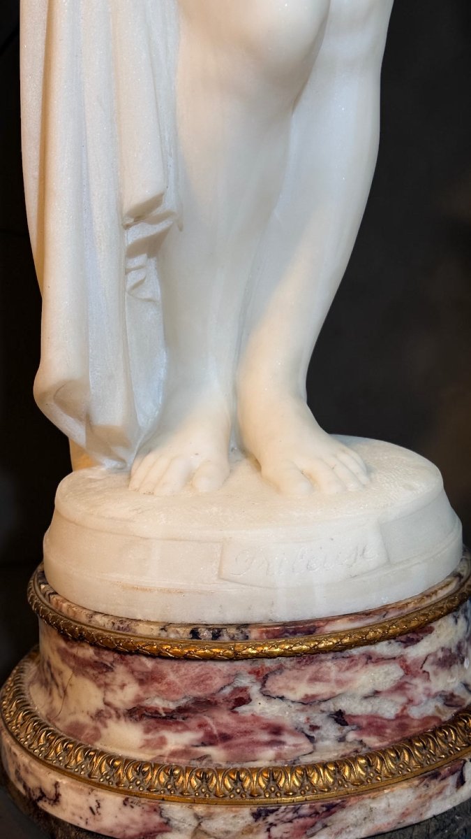 Statua raffigurante Dama Nuda Infreddolita che si copre, Marmo Bianco Statuario di Carrara -photo-3