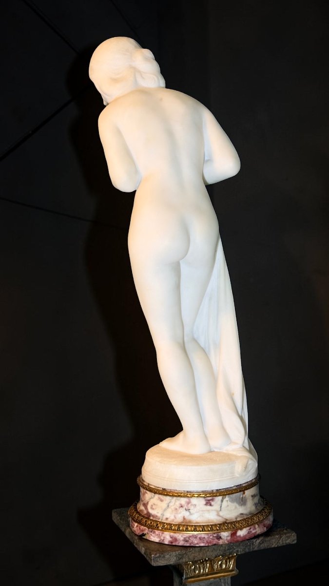 Statua raffigurante Dama Nuda Infreddolita che si copre, Marmo Bianco Statuario di Carrara -photo-8