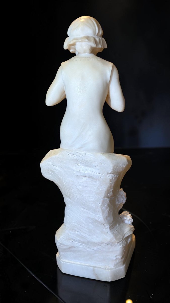 Statua raffigurante una giovane fanciulla sorridente con Gomitolo di lana, Parent -photo-6