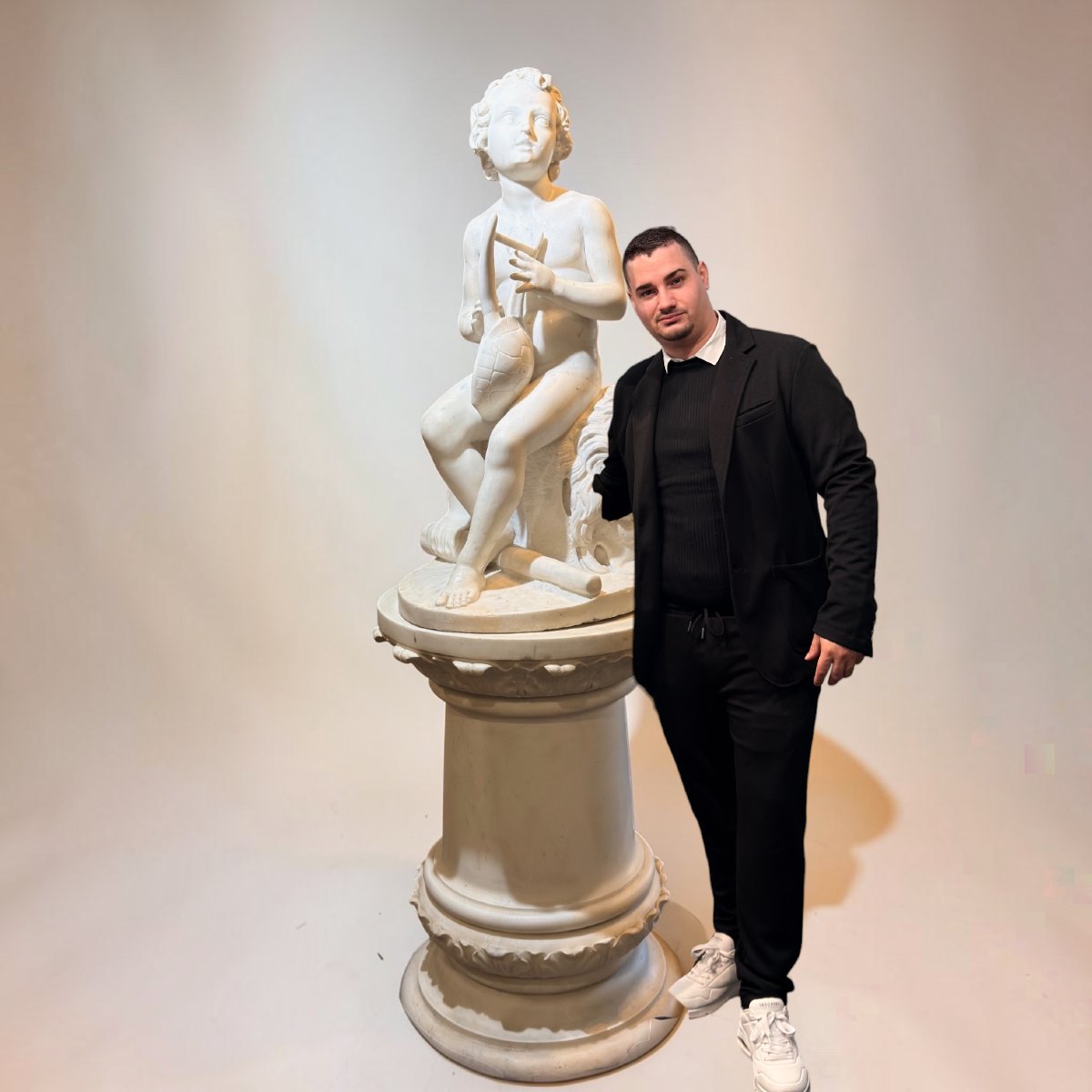 Statua raffigurante Ercole che suona, Luigi Bienaimé, Marmo Bianco Statuario di Carrara -photo-2