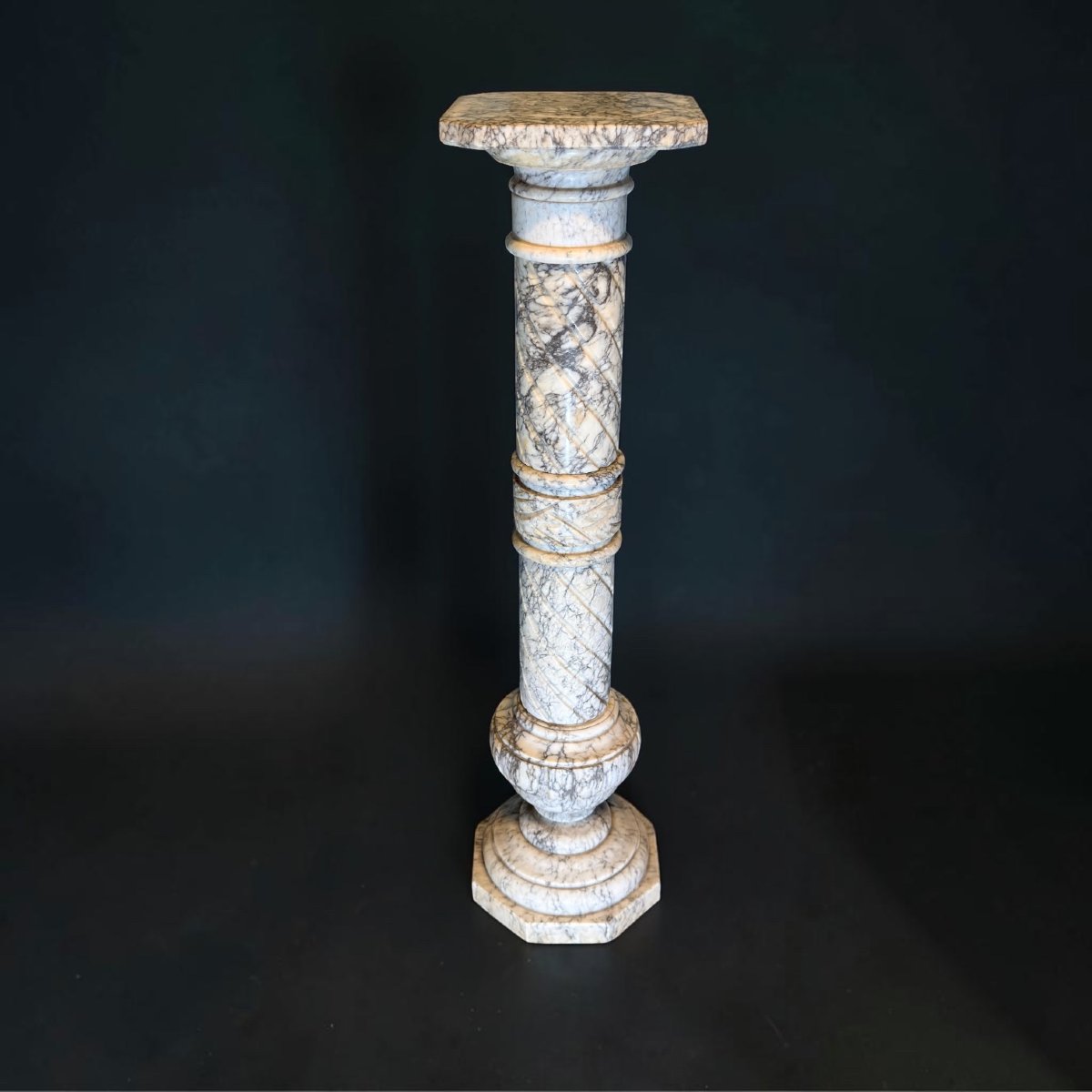 Colonna/Capitello in Marmo Arabescato 