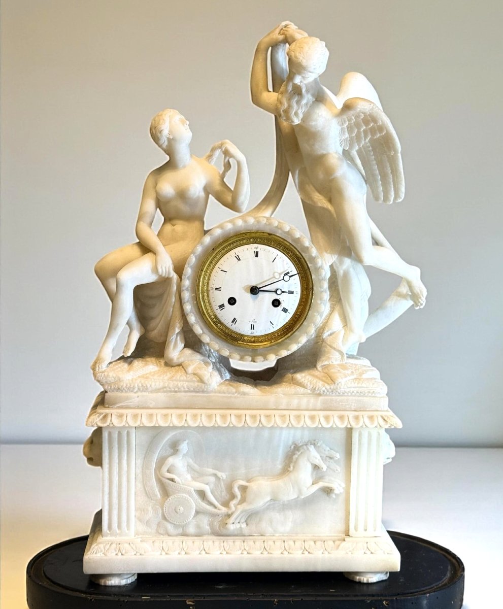 Orologio Neoclassico con Figure Mitologiche in Marmo Bianco Statuario di Carrara-photo-2