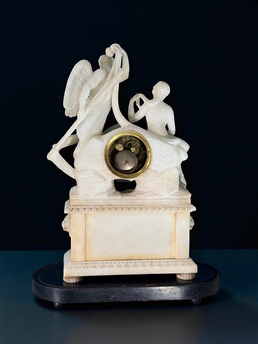 Orologio Neoclassico con Figure Mitologiche in Marmo Bianco Statuario di Carrara-photo-5