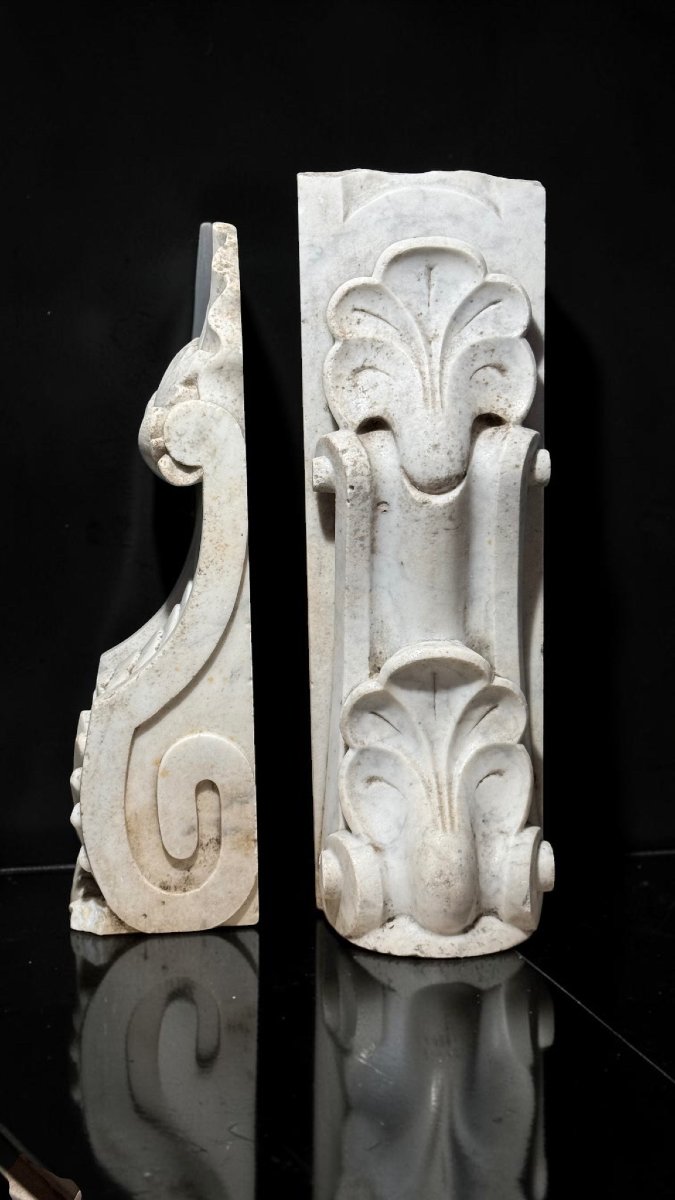 Coppia di Elementi Architettonici del XVIII secolo in Marmo Bianco Statuario di Carrara -photo-2
