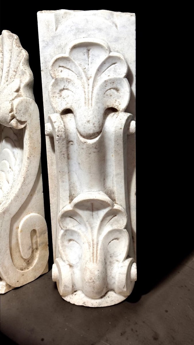 Coppia di Elementi Architettonici del XVIII secolo in Marmo Bianco Statuario di Carrara -photo-4