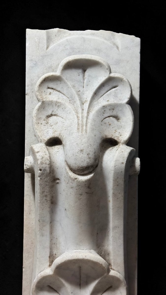 Coppia di Elementi Architettonici del XVIII secolo in Marmo Bianco Statuario di Carrara -photo-2