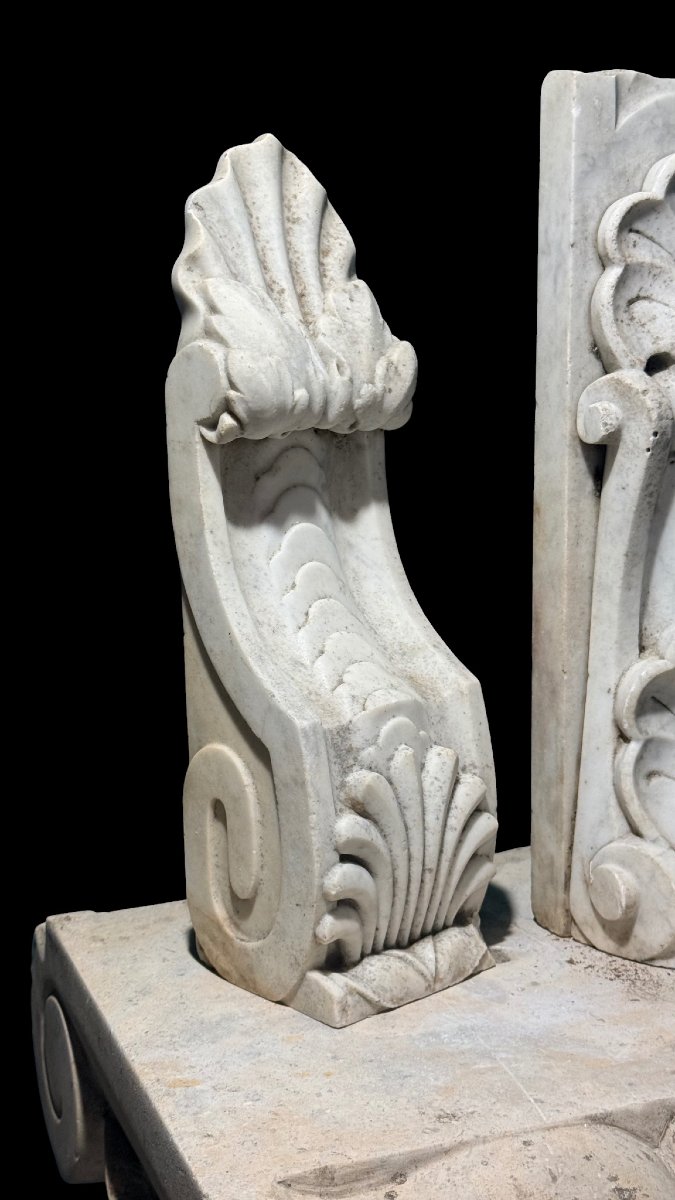 Coppia di Elementi Architettonici del XVIII secolo in Marmo Bianco Statuario di Carrara -photo-8