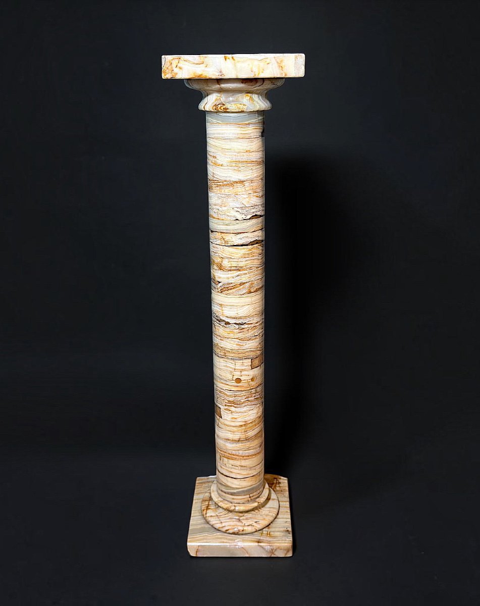 Colonna in Onice 