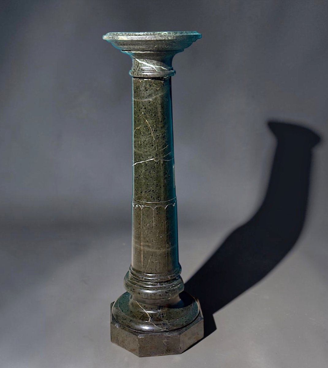 Colonna in Marmo Verde Alpi Serpentine 