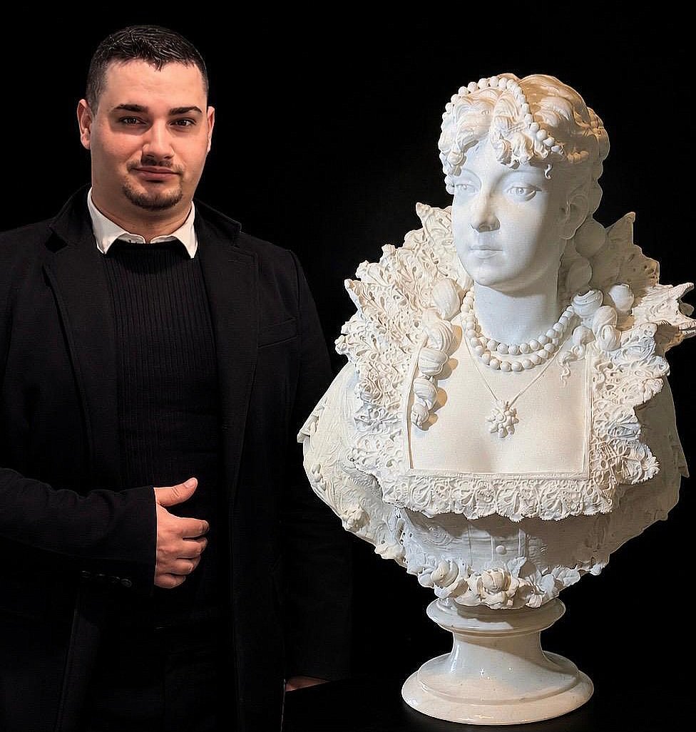 Busto raffigurante Maria de Medici Regina di Francia, Marmo Bianco Statuario di Carrara -photo-4