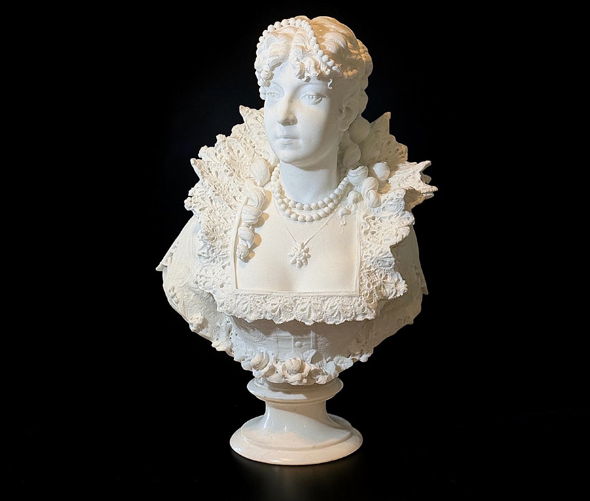 Busto raffigurante Maria de Medici Regina di Francia, Marmo Bianco Statuario di Carrara 
