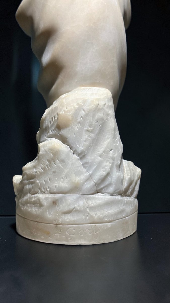 Statua raffigurante una giovane fanciulla con dei fiori in mano, Gory-photo-5
