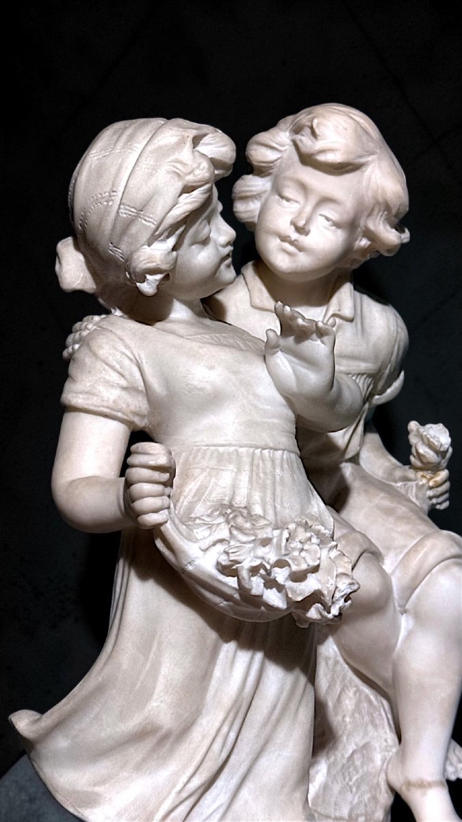 Statua raffigurante una giovane coppia di fanciulli -photo-3