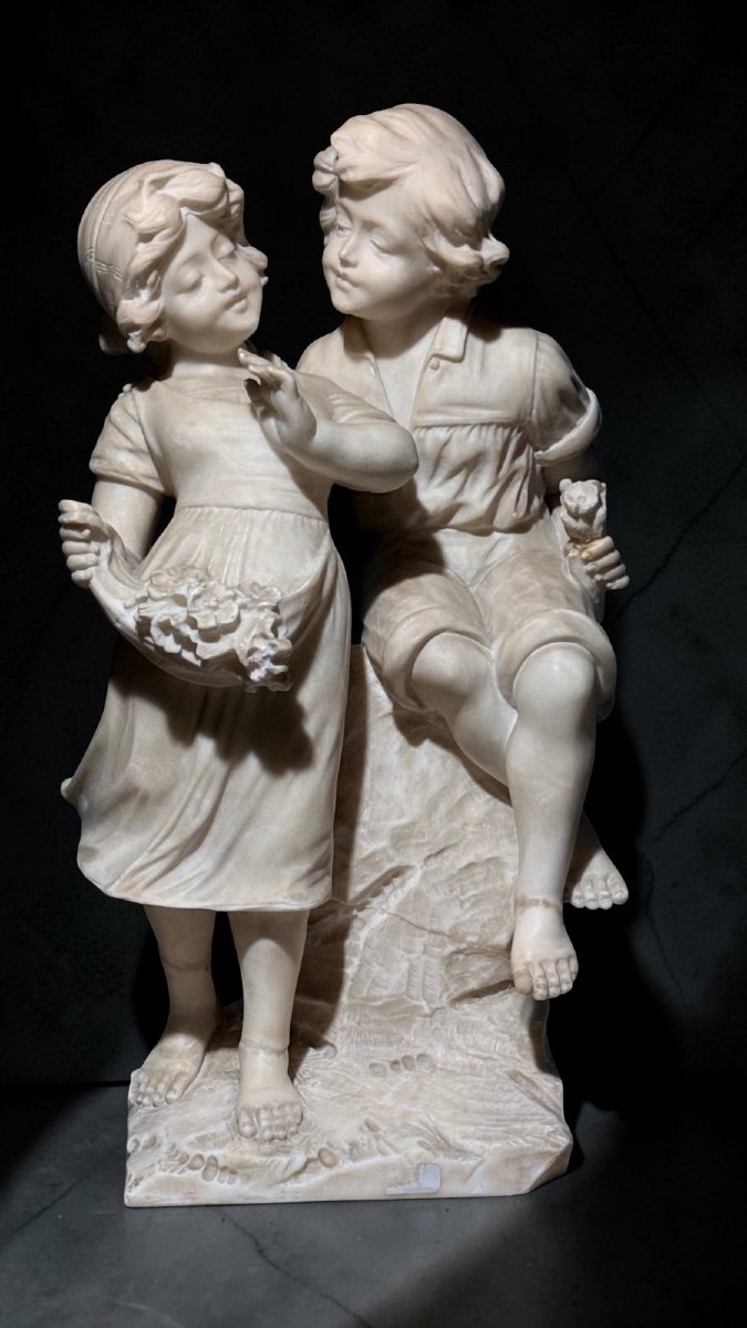 Statua raffigurante una giovane coppia di fanciulli -photo-4