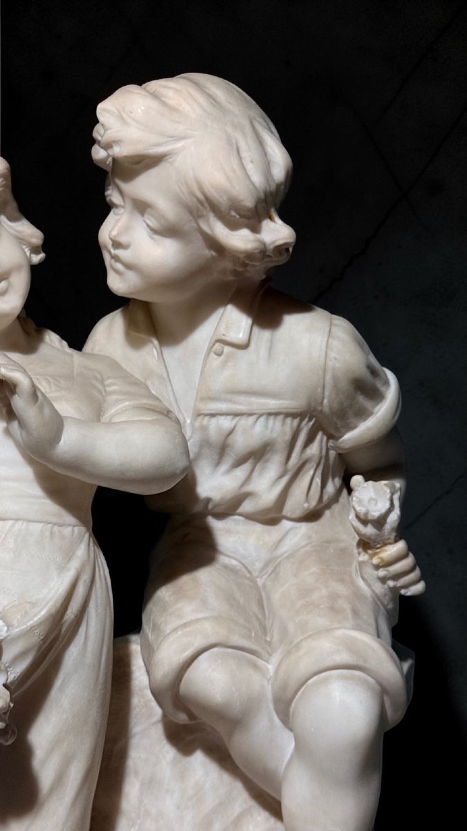 Statua raffigurante una giovane coppia di fanciulli -photo-8