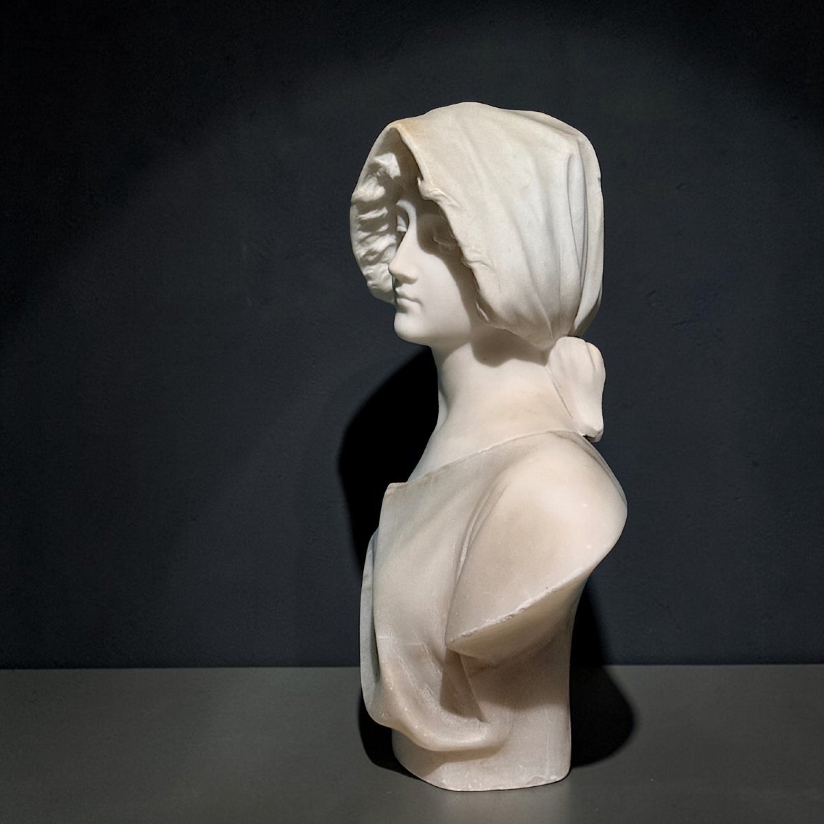 Busto raffigurante una giovane fanciulla Marmo -photo-3