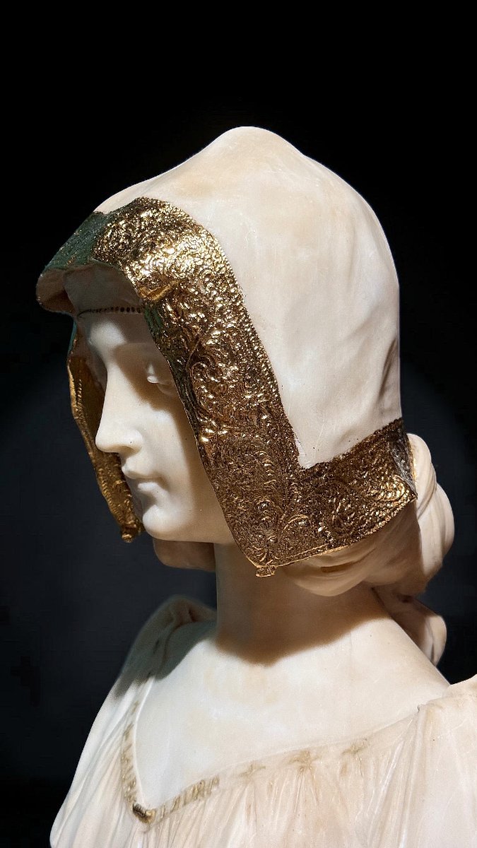 Busto raffigurante "Laura" del maestro scultore Pietro Bazzanti, Marmo e Oro in foglie -photo-1