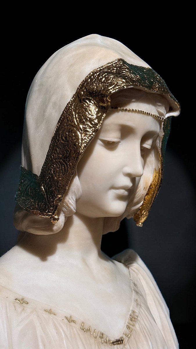 Busto raffigurante "Laura" del maestro scultore Pietro Bazzanti, Marmo e Oro in foglie -photo-3