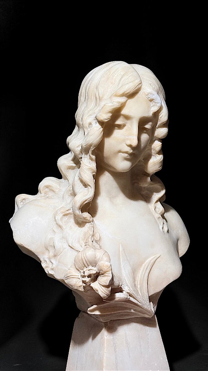 Busto raffigurante una giovane fanciulla con una rosa -photo-4