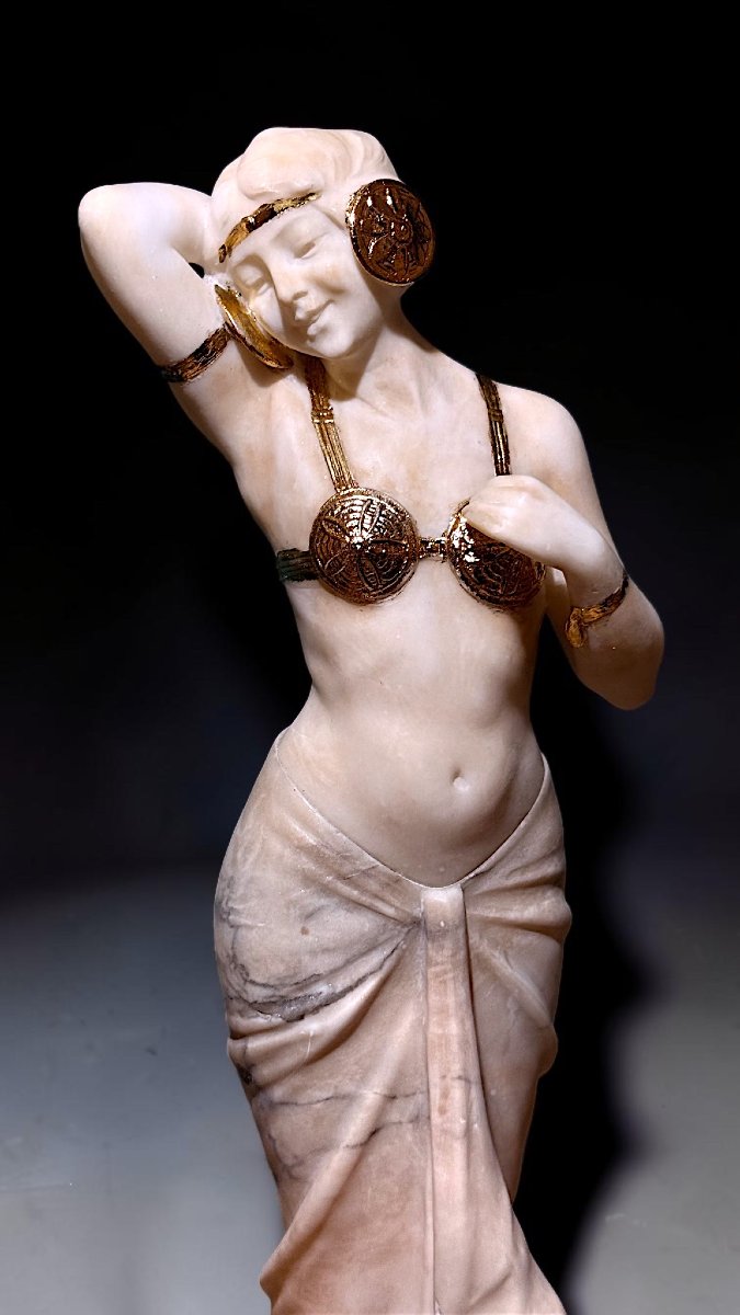 Statua giovane fanciulla danzatrice orientale con decorazioni in oro, Marmo Carrara -photo-3