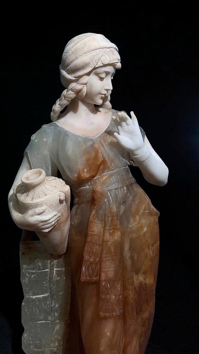 Statua raffigurante una giovane fanciulla sorridente con una Brocca, in Onice e Marmo -photo-2