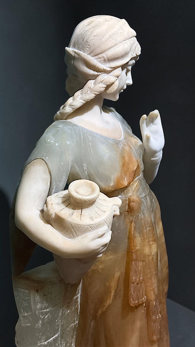 Statua raffigurante una giovane fanciulla sorridente con una Brocca, in Onice e Marmo -photo-2