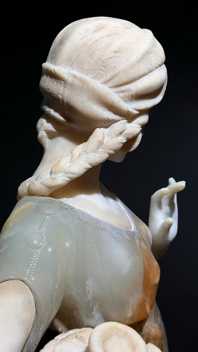 Statua raffigurante una giovane fanciulla sorridente con una Brocca, in Onice e Marmo -photo-3