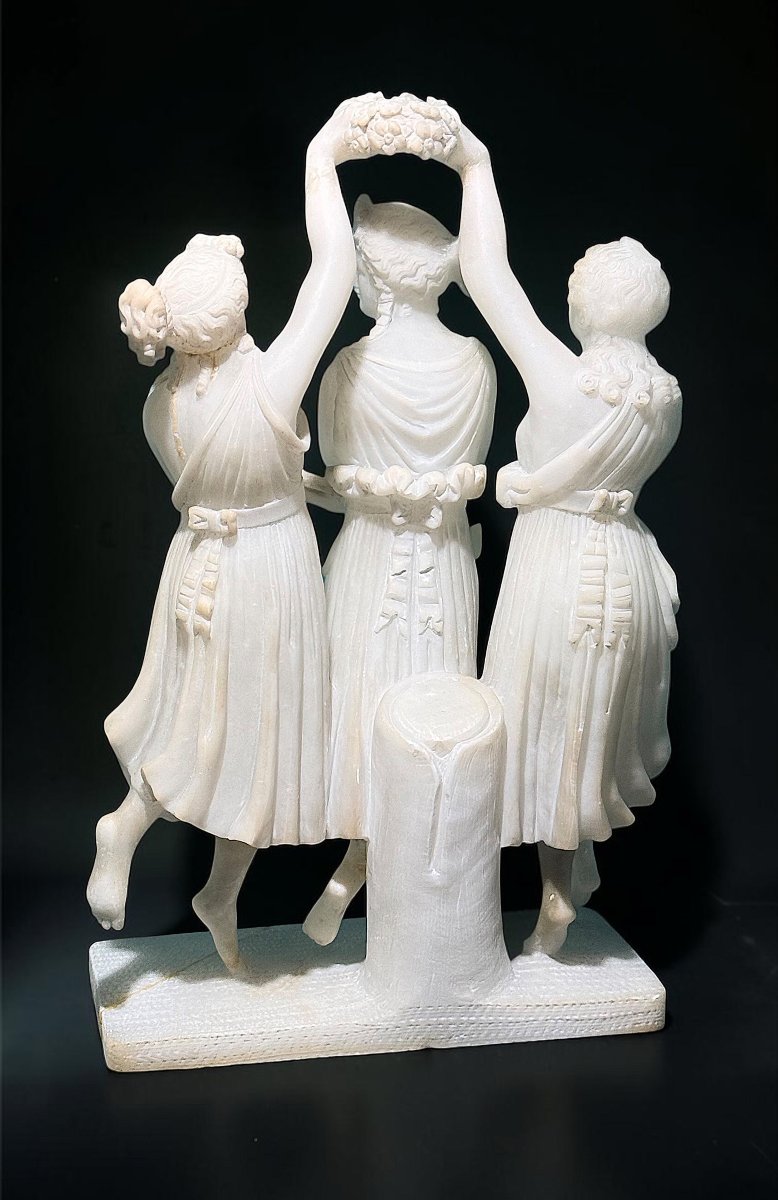 Scultura neoclassica raffigurante Le Tre Grazie Greche -photo-1