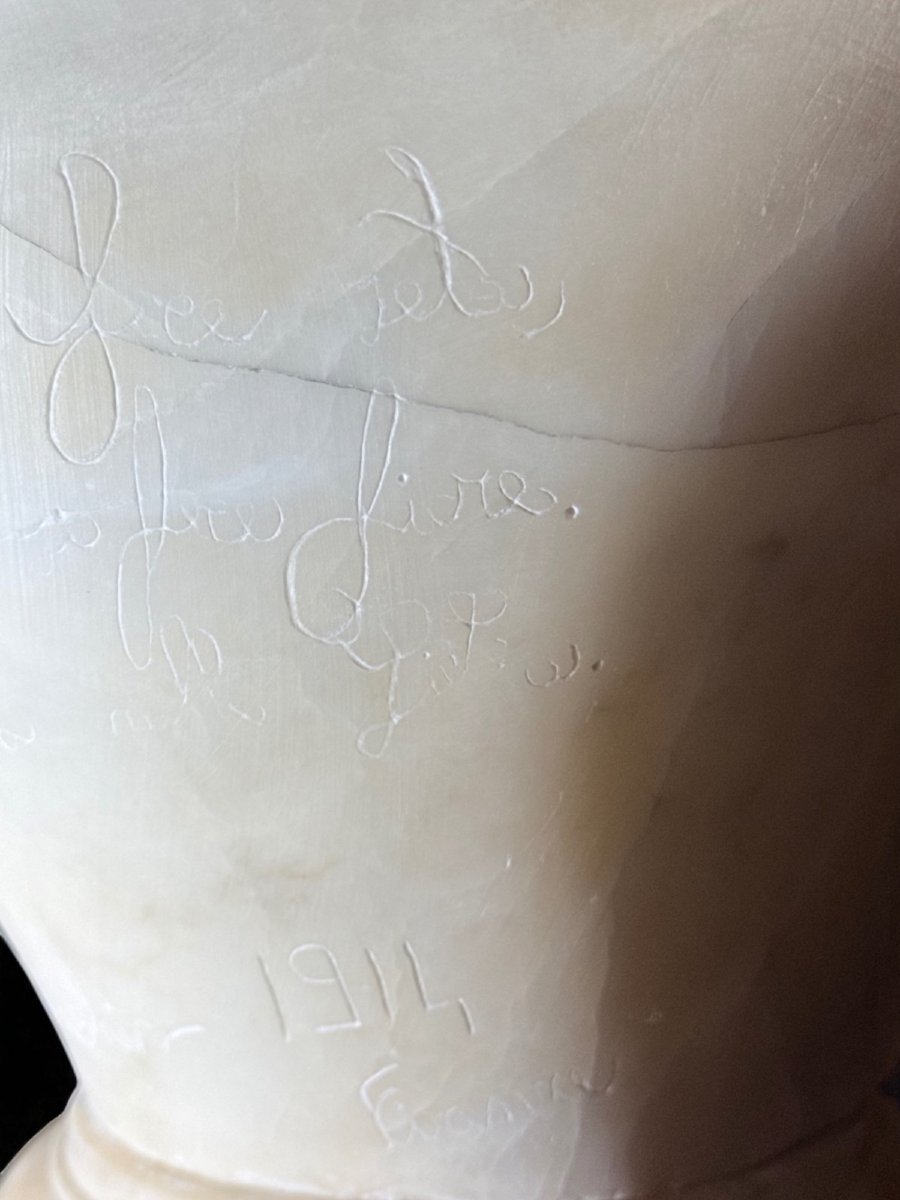 Busto raffigurante una giovane fanciulla sorridente con dedica d'amore sul retro-photo-4