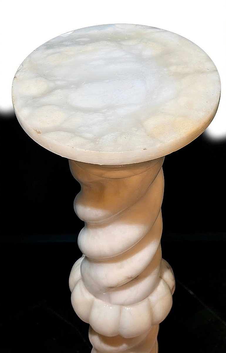 Capitello a Torcione in Marmo Bianco Statuario di Carrara -photo-2