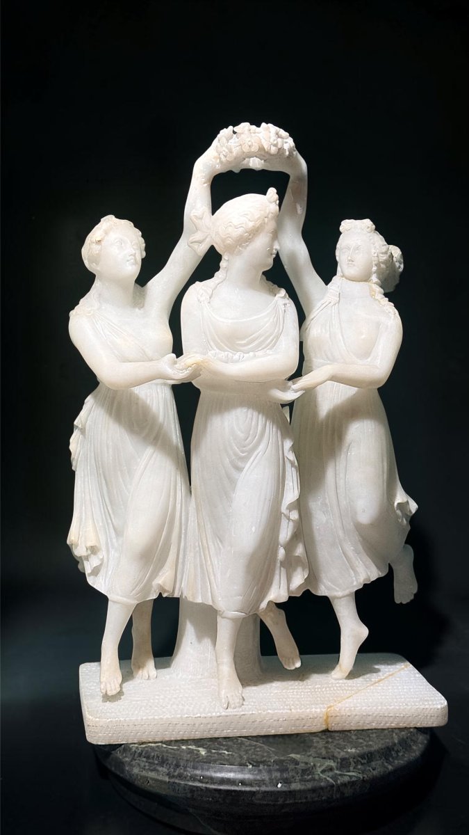 Scultura neoclassica raffigurante Le Tre Grazie (o Cariti) della mitologia greca-photo-2