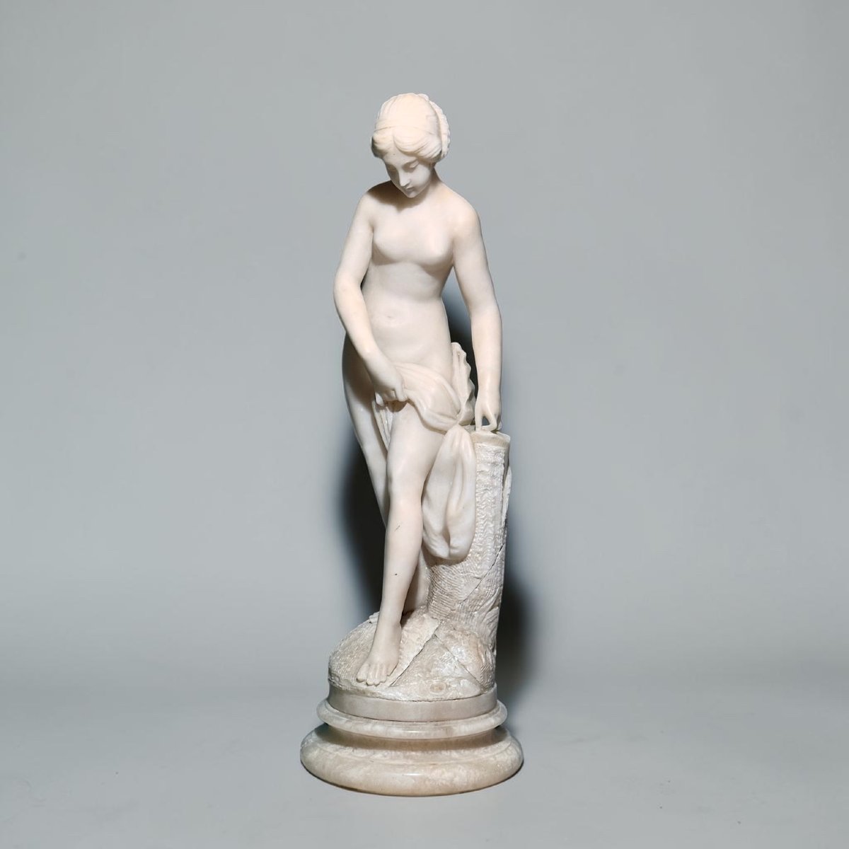 Statua raffigurante una giovane fanciulla nuda -photo-3