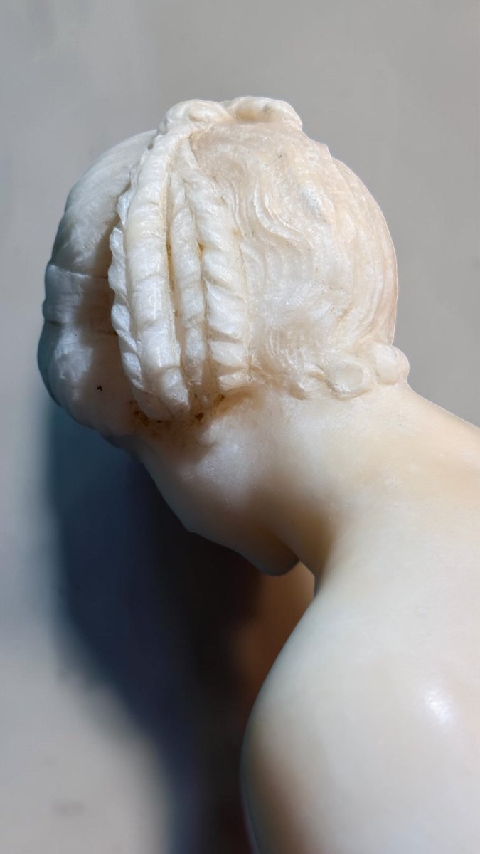 Statua raffigurante una giovane fanciulla nuda -photo-2