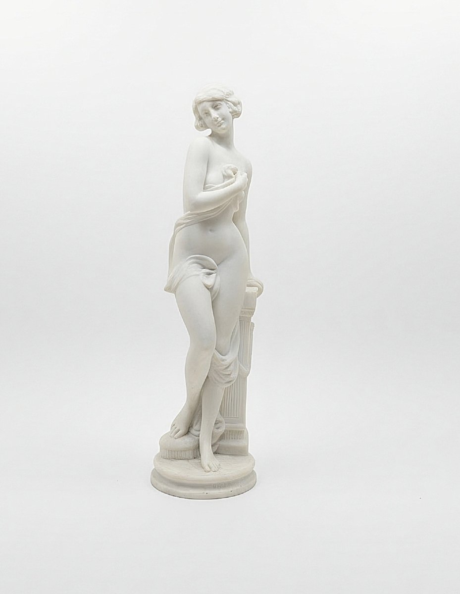 Statua raffigurante una giovane fanciulla nuda in Marmo Bianco Statuario di Carrara 