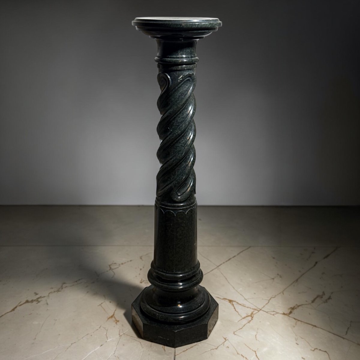 Colonna/Capitello a Torcione in Marmo Verde -photo-2