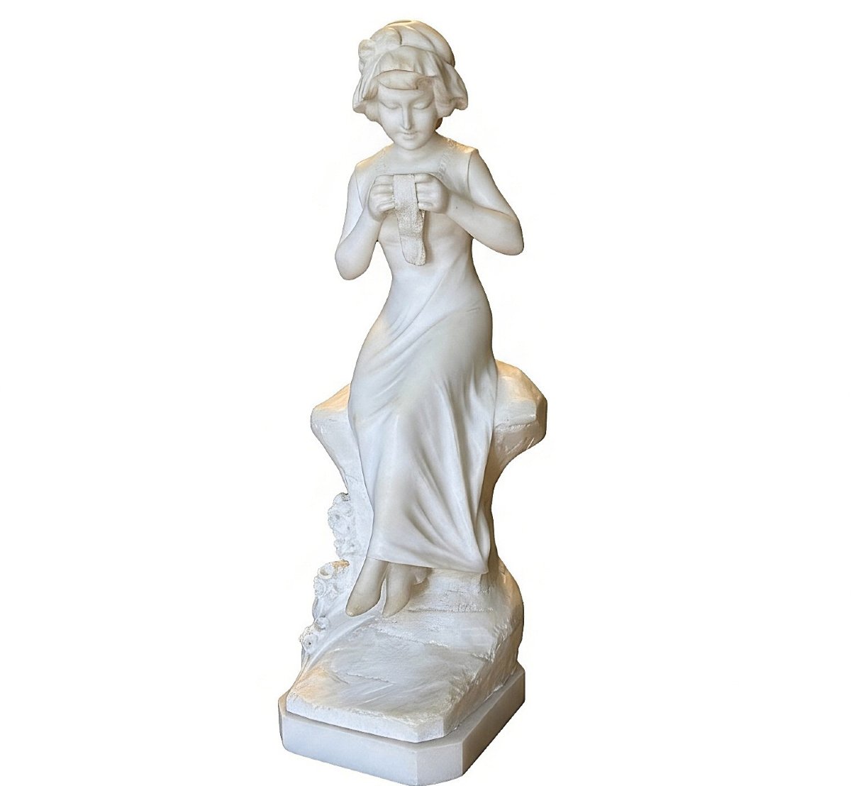 Statua fanciulla con Gomitolo di lana