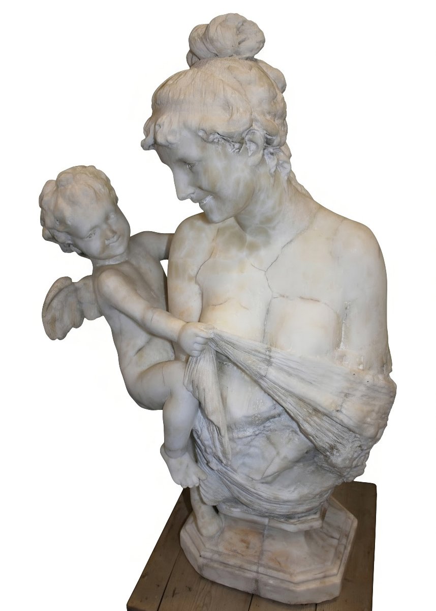 Statua fanciulla con Eros in Marmo Bianco Statuario di Carrara 