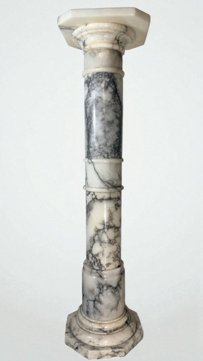 Colonna in Marmo Arabescato 