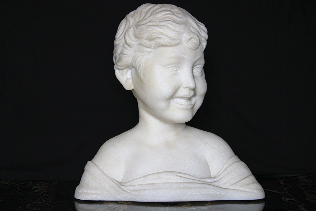 Busto raffigurante un Fanciullo Sorridente in Marmo Bianco Statuario di Carrara -photo-5