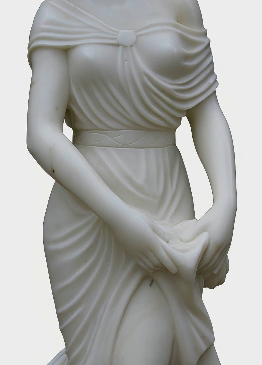 Statua raffigurante una giovane fanciulla in Marmo Bianco Carrara -photo-2