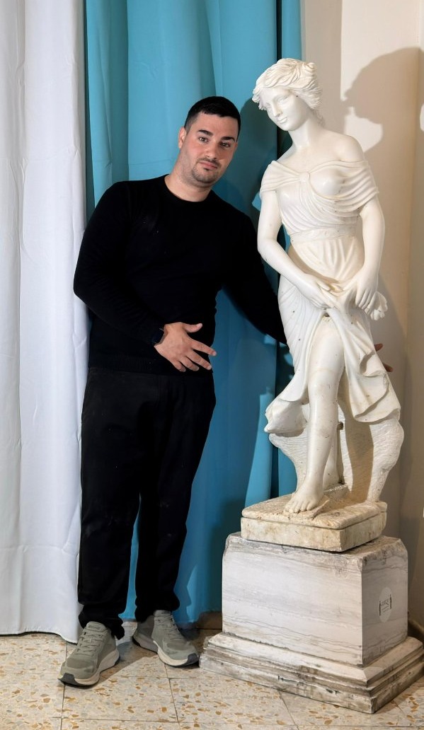 Statua raffigurante una giovane fanciulla in Marmo Bianco Carrara -photo-7