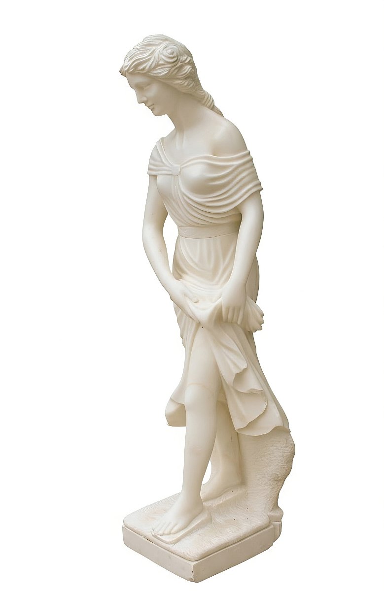 Statua raffigurante una giovane fanciulla in Marmo Bianco Carrara 