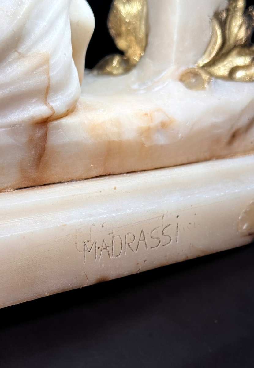 Statua raffigurante una giovane fanciulla nuda che poggia ad un lampione, Marmo e Oro-photo-7
