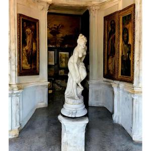 Statua raffigurante una fanciulla nuda (Baigneuse) , Allegrain, Marmo Carrara 
