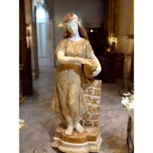 Statua fanciulla con Brocca in Mano,  Marmo di Carrara e Onice miele