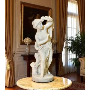 Statua raffigurante una giovane Bagnante Nuda, Marmo Bianco statuario di CARRARA,  Falconet