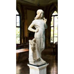 Statua dama con rose e fiori in mano, appoggiata su una fontana, Marmo Carrara 